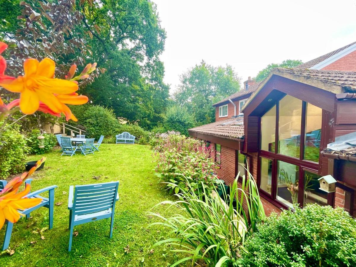 Penderi House Usk With Cymru Holidays Exterior photo
