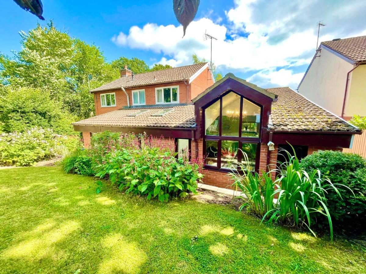 Penderi House Usk With Cymru Holidays Exterior photo