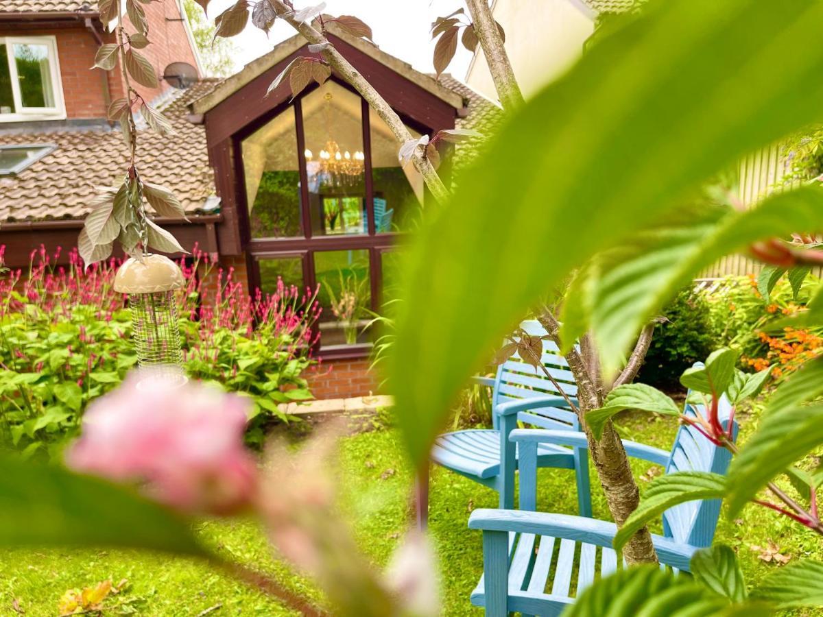 Penderi House Usk With Cymru Holidays Exterior photo